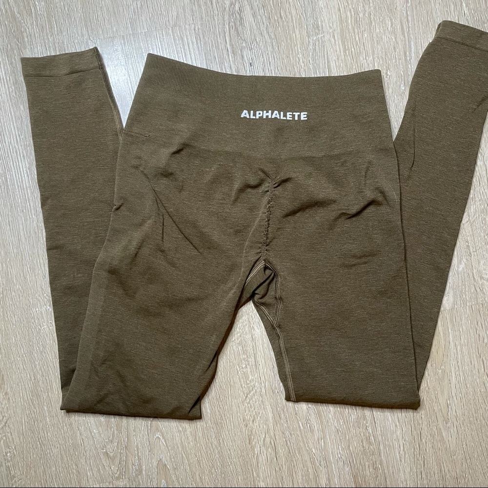 Alphalete amplify leggings (PLEASE Read Description Before Purchasing)